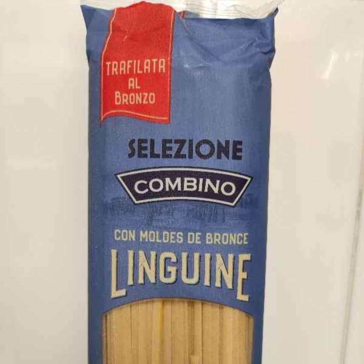 Linguine. Pasta alimenticia de sémola de trigo duro