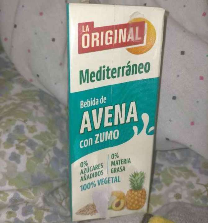 Bebida de avena con zumo Bebida de avena con zumo