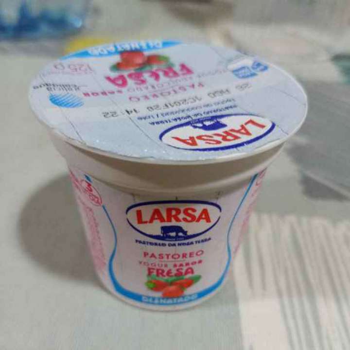 Yogur edulcorado sabor fresa Yogur edulcorado sabor fresa