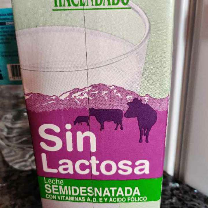 Leche semidesnatada sin lactosa HACENDADO