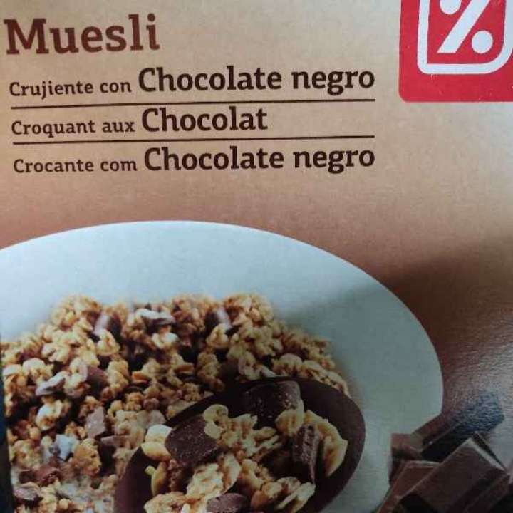 Muesli crujiente con chocolate negro Muesli crujiente con chocolate negro
