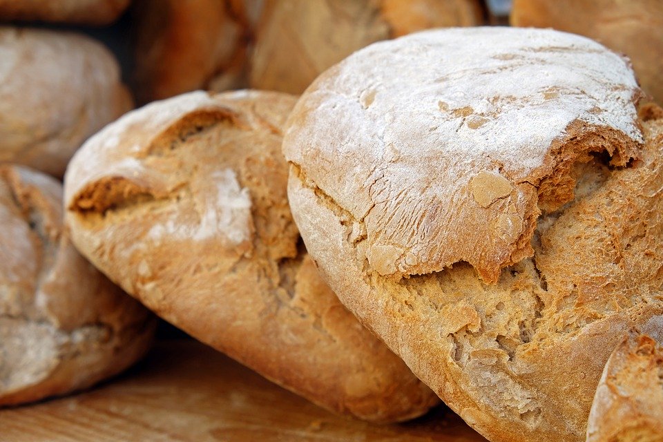 Pan de trigo refinado genérico