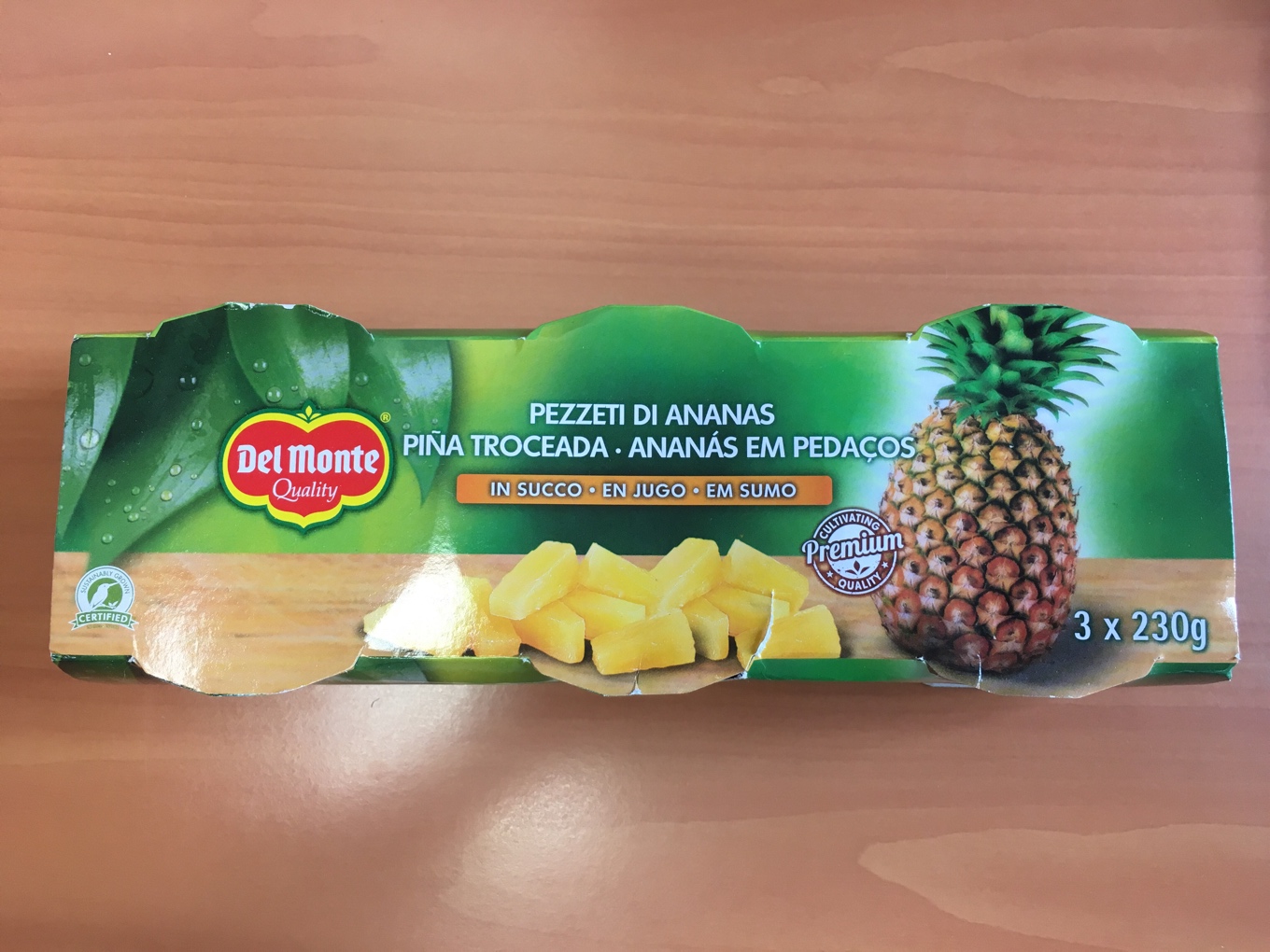 Piña troceada