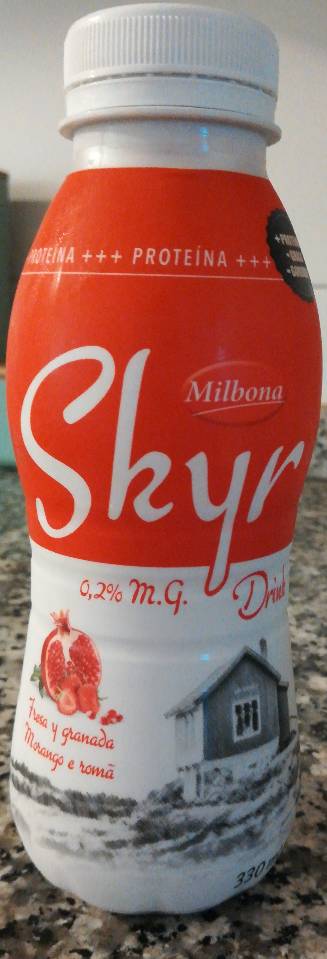Skyr líquido de fresa y granada Skyr líquido de fresa y granada