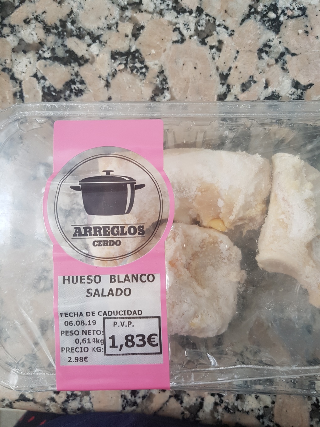 Hueso blanco salado