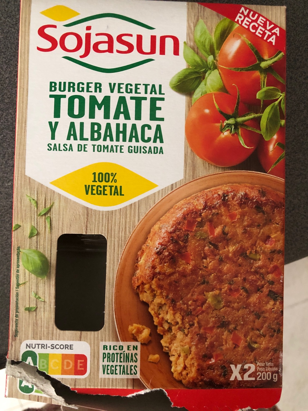 Hamburguesa vegetal de tomate y albahaca