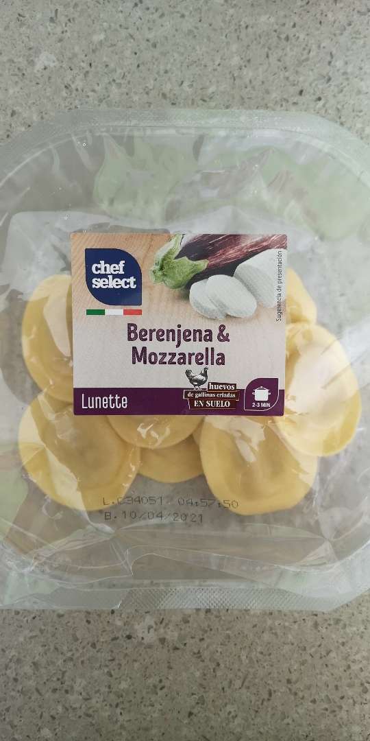 Pasta fresca con berenjena y mozzarella