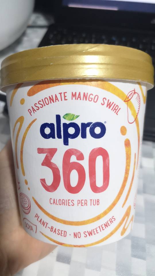 Helado de mango y fruta de la pasión Helado de mango y fruta de la pasión