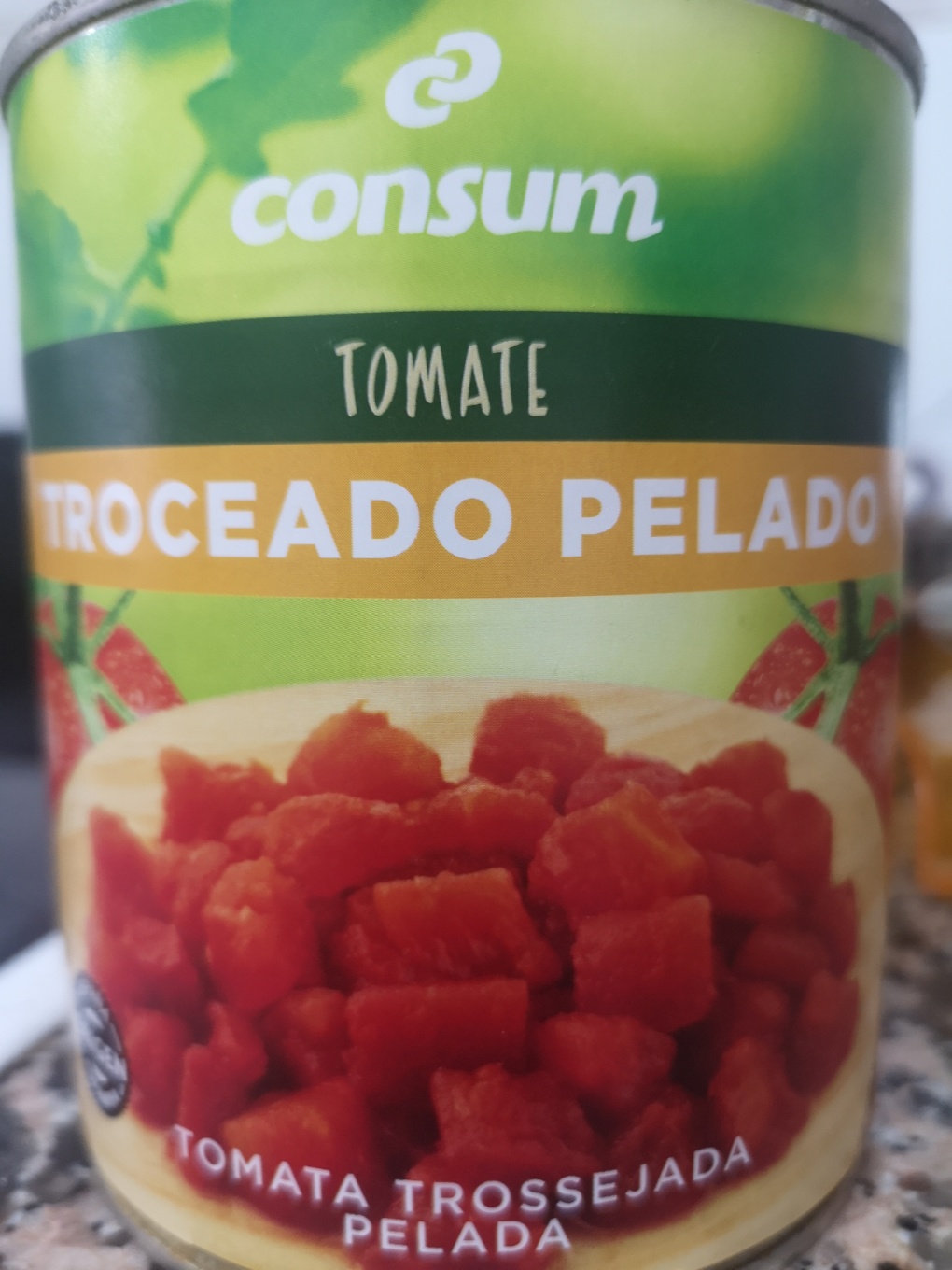 Tomate troceado pelado