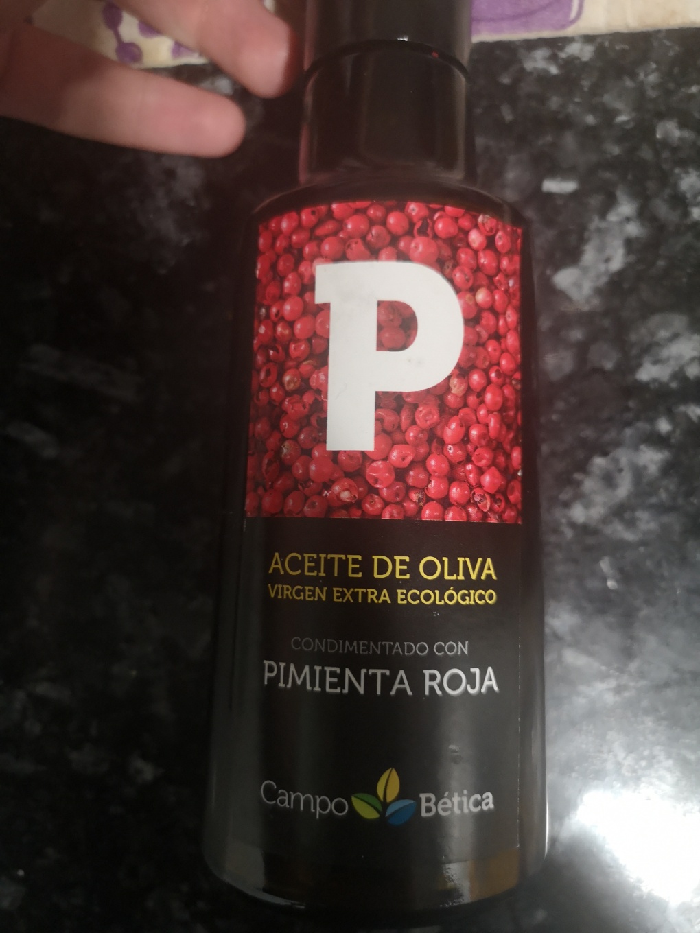 Aceite de oliva virgen extra condimentado con pimienta roja