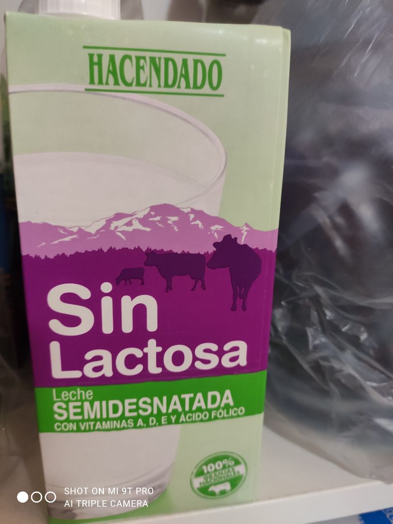 Leche semidesnatada sin lactosa Leche semidesnatada sin lactosa