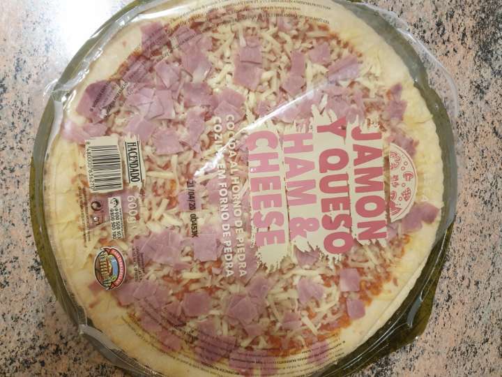 Pizza jamón y queso Pizza jamón y queso