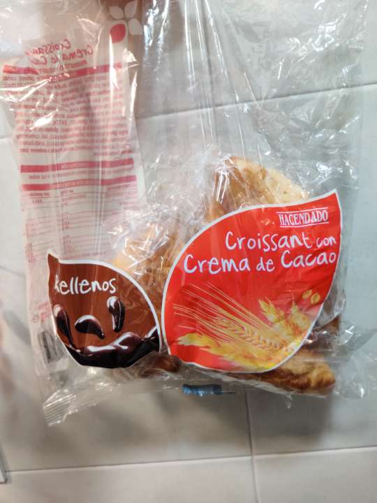 Croissant con crema de cacao Croissant con crema de cacao
