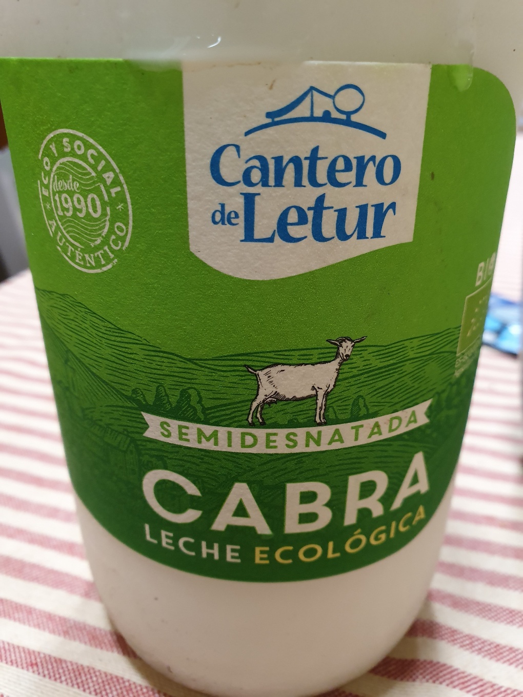 LECHE DE CABRA SEMIDESNATADA