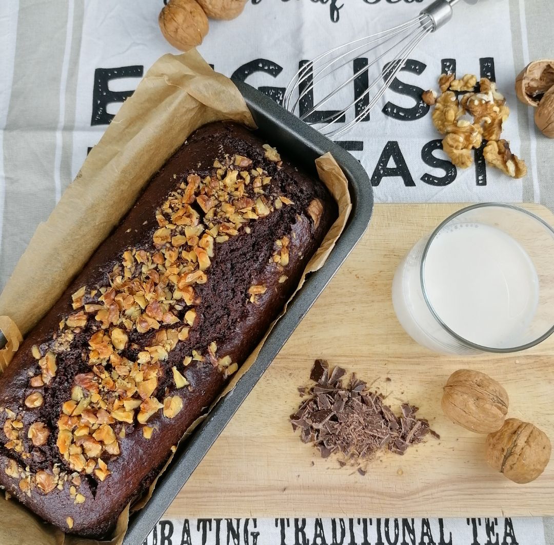 Receta de Yogurt sponge cake with cocoa and nuts