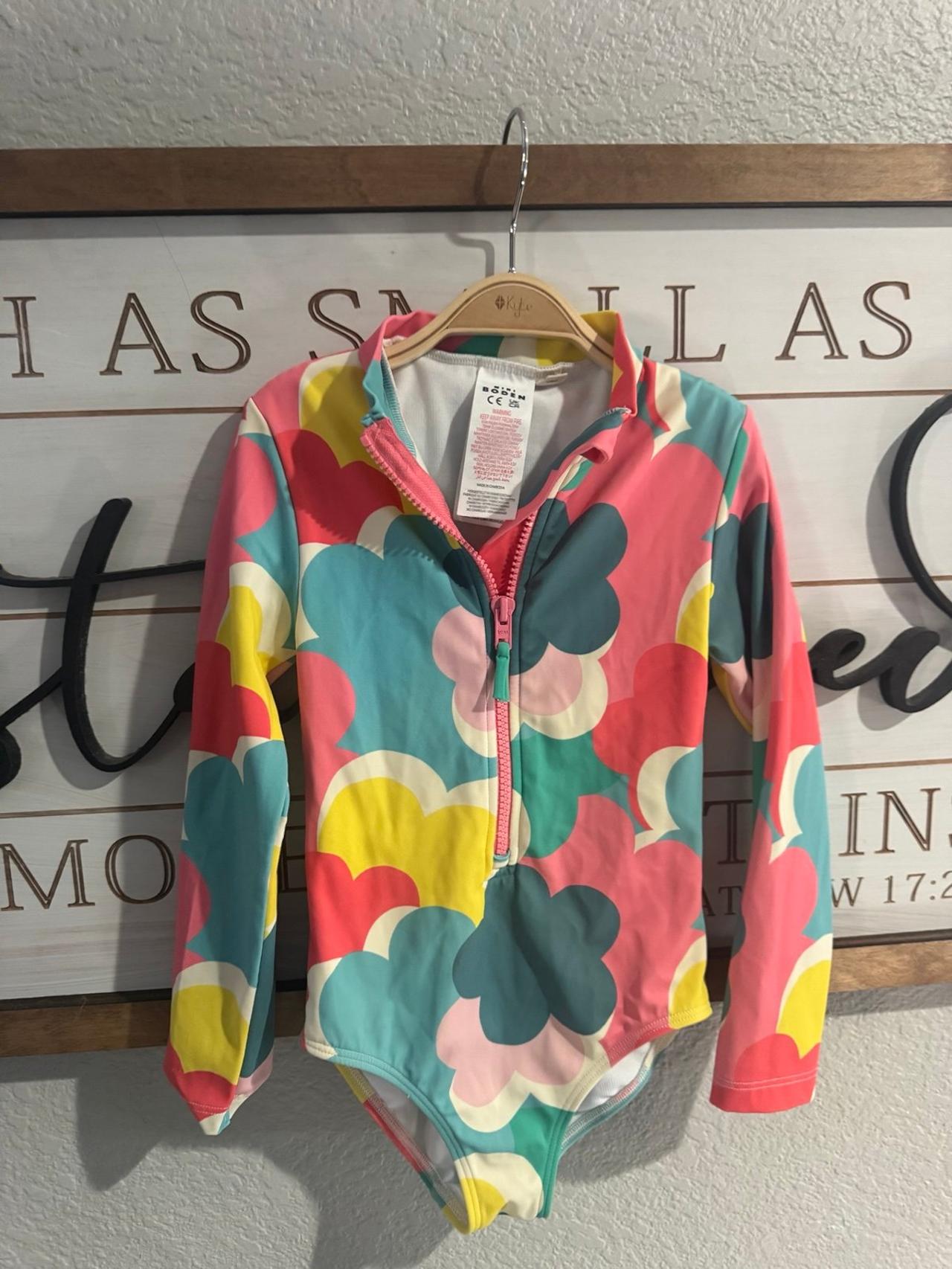 $15 - Mini Boden Swimsuit EuC 5/6t