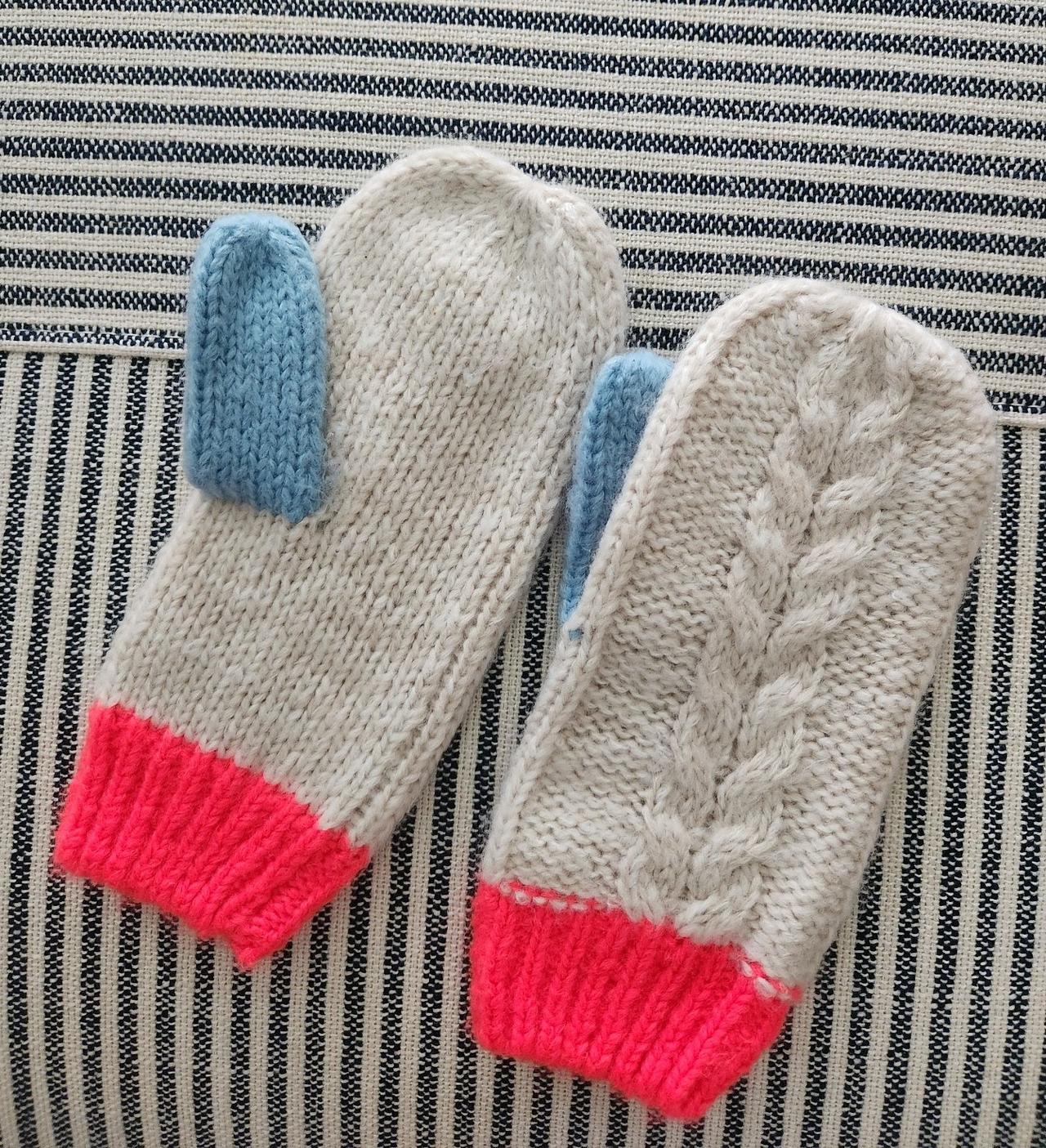 $9 - Mini Boden size L girls mittens