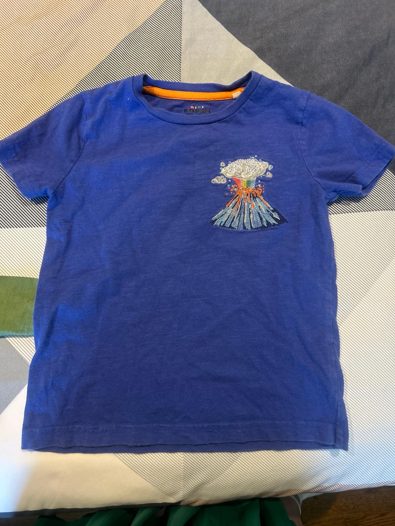 $12 - Mini Boden rainbow volcano tee