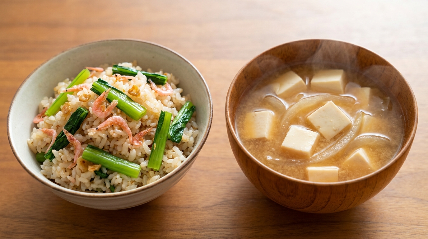 小松菜と桜えびの香ばしにんにく混ぜごはんと、豆腐と玉ねぎの甘みそ汁
