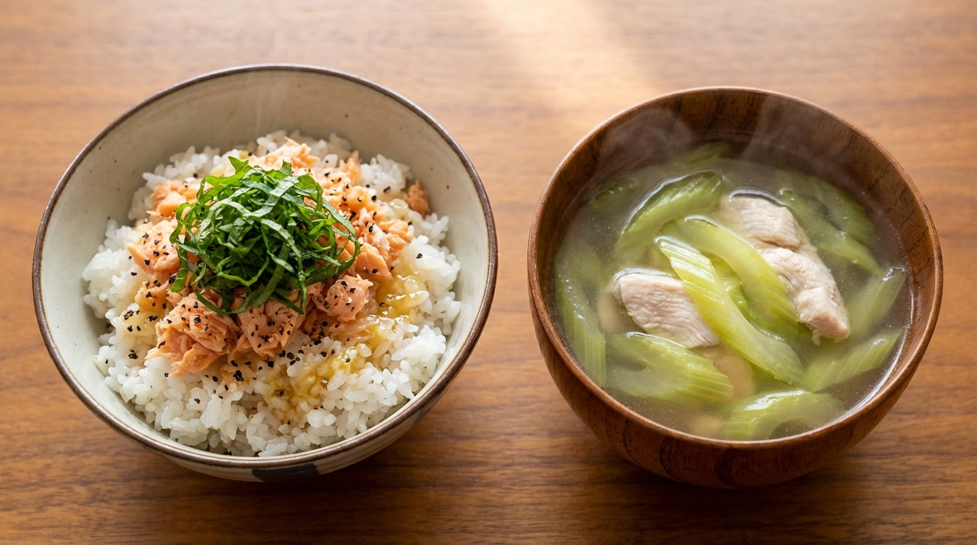 鮭フレークと青じそのレモン黒こしょうごはんと、セロリとささみの鶏だしスープ