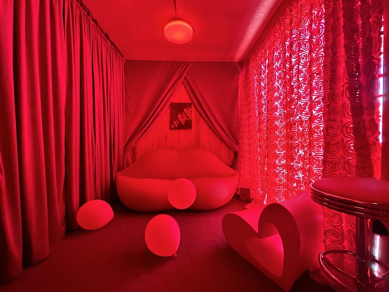 place_image Red Room Art Gallery