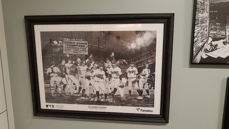 place_image Hobrecht Sports Art