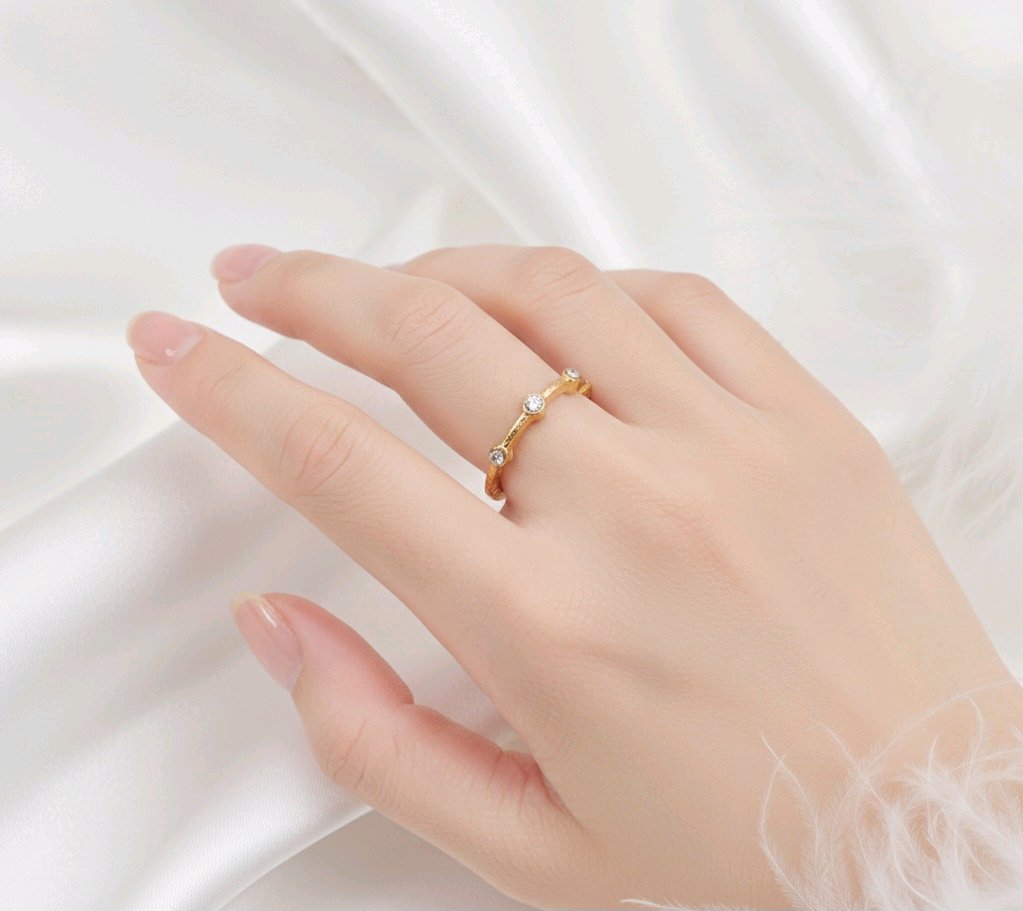 Solitaire Dot Ring image 3