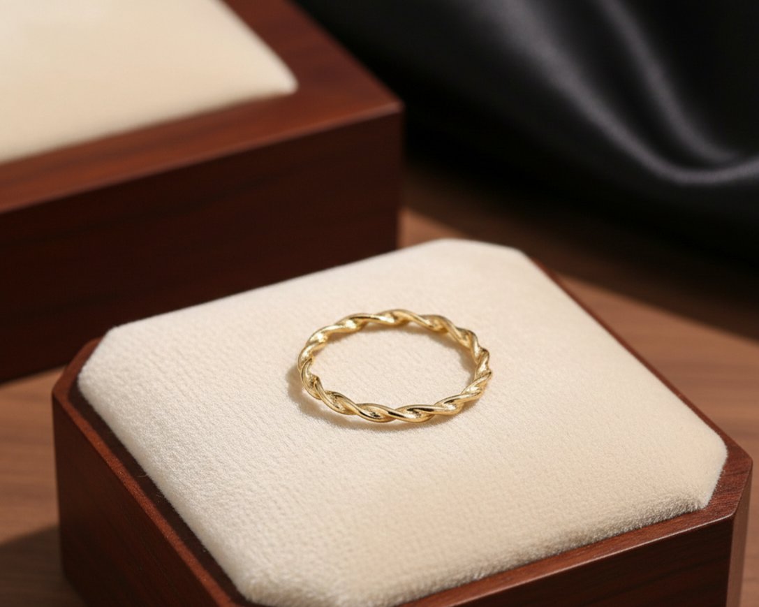 Twist Aura Ring