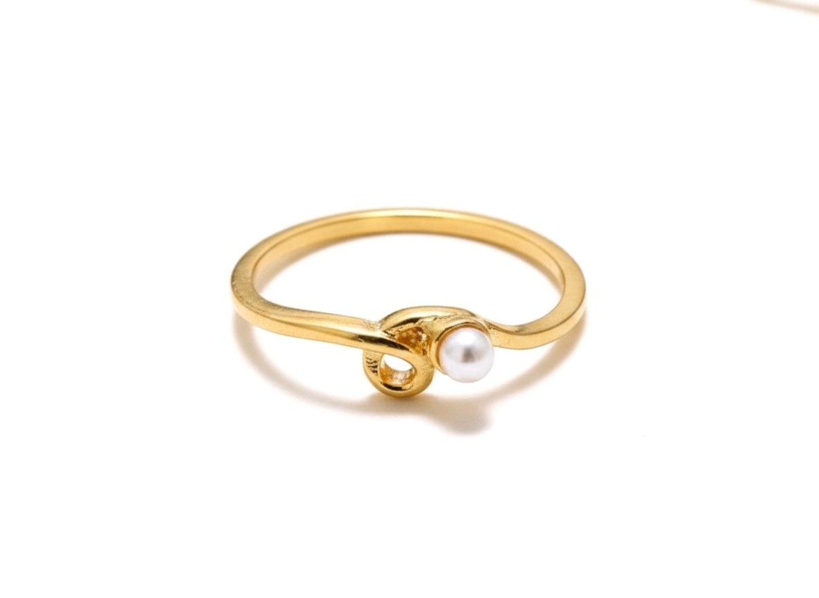 Pearl Loop Ring