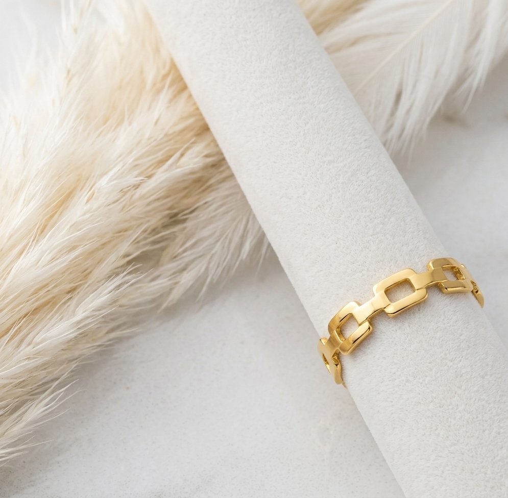 Linked Luxe Ring