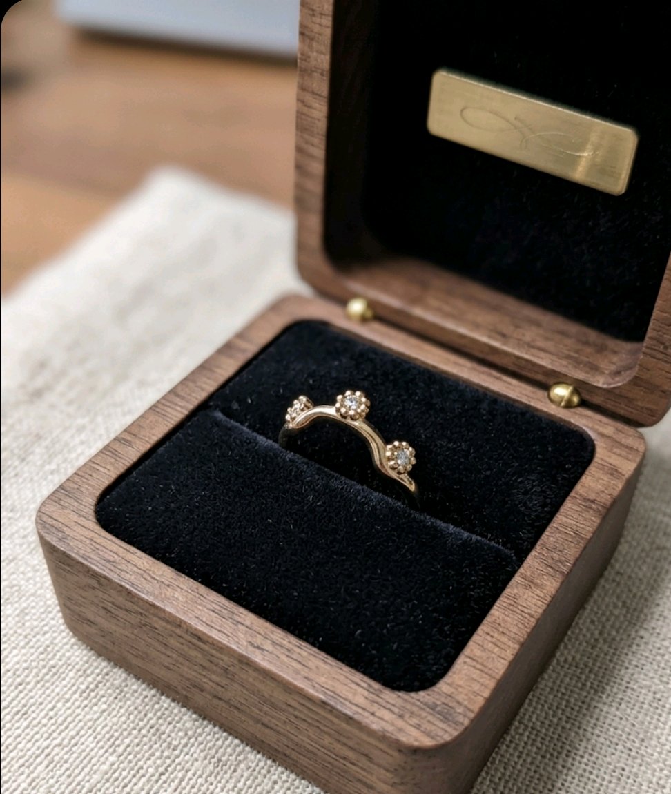 Leharia Floral Ring image 3