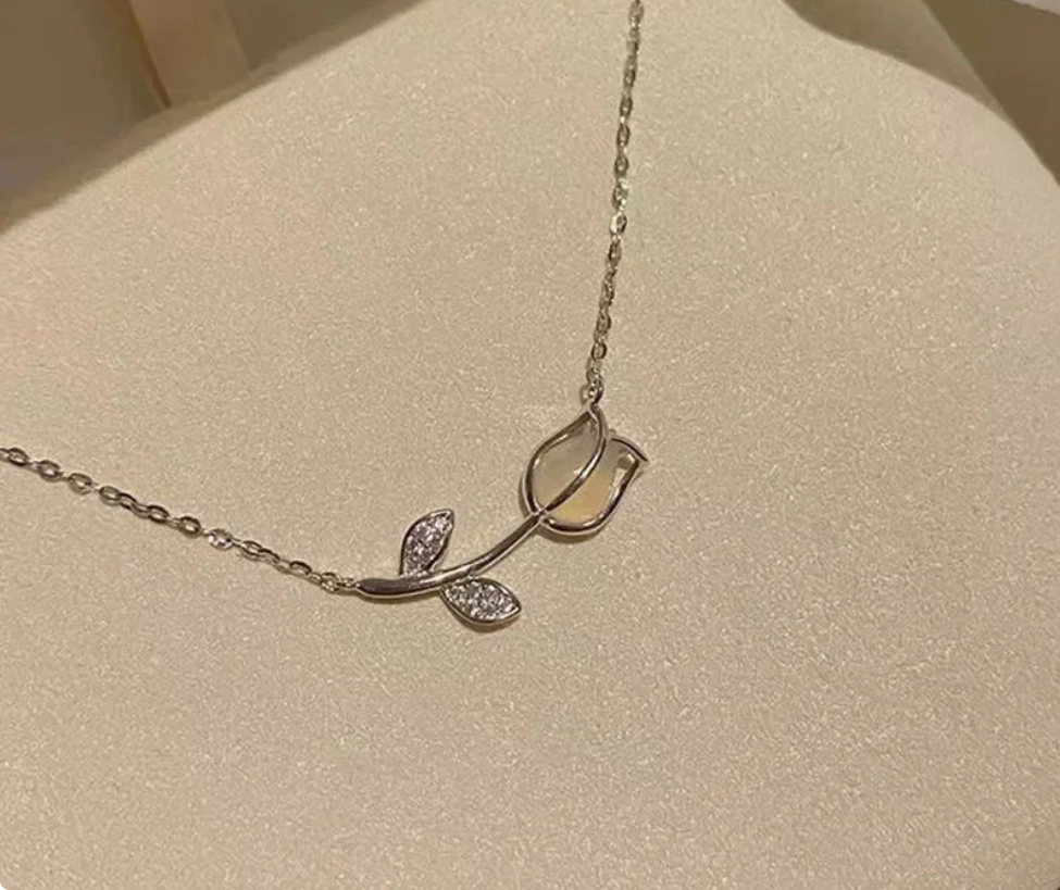 Korean-Inspired Flower Necklace