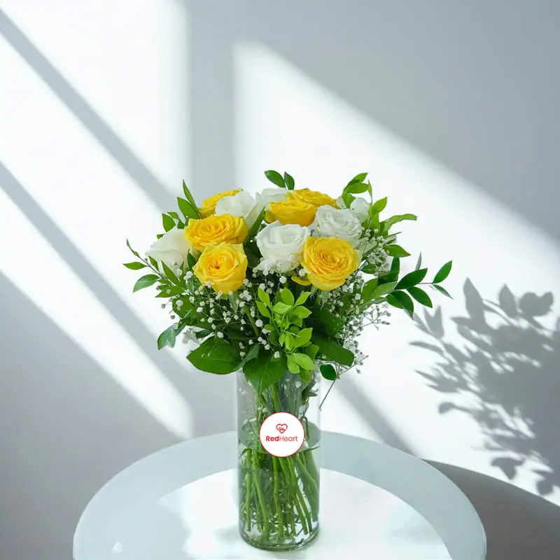 Sunbeam Serenity Rose Vase design by Redheart