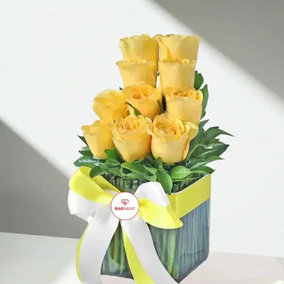 Golden Crest Yellow Rose Cube by RedHeart