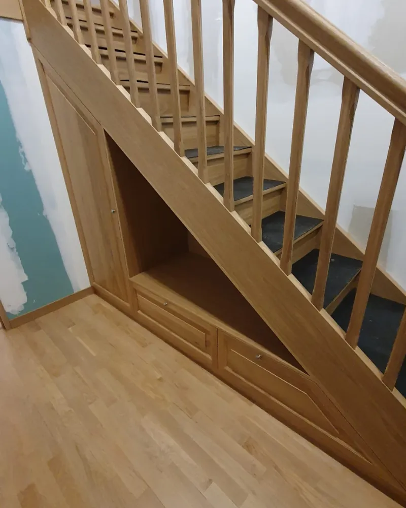 Escalier et aménagement spécifique