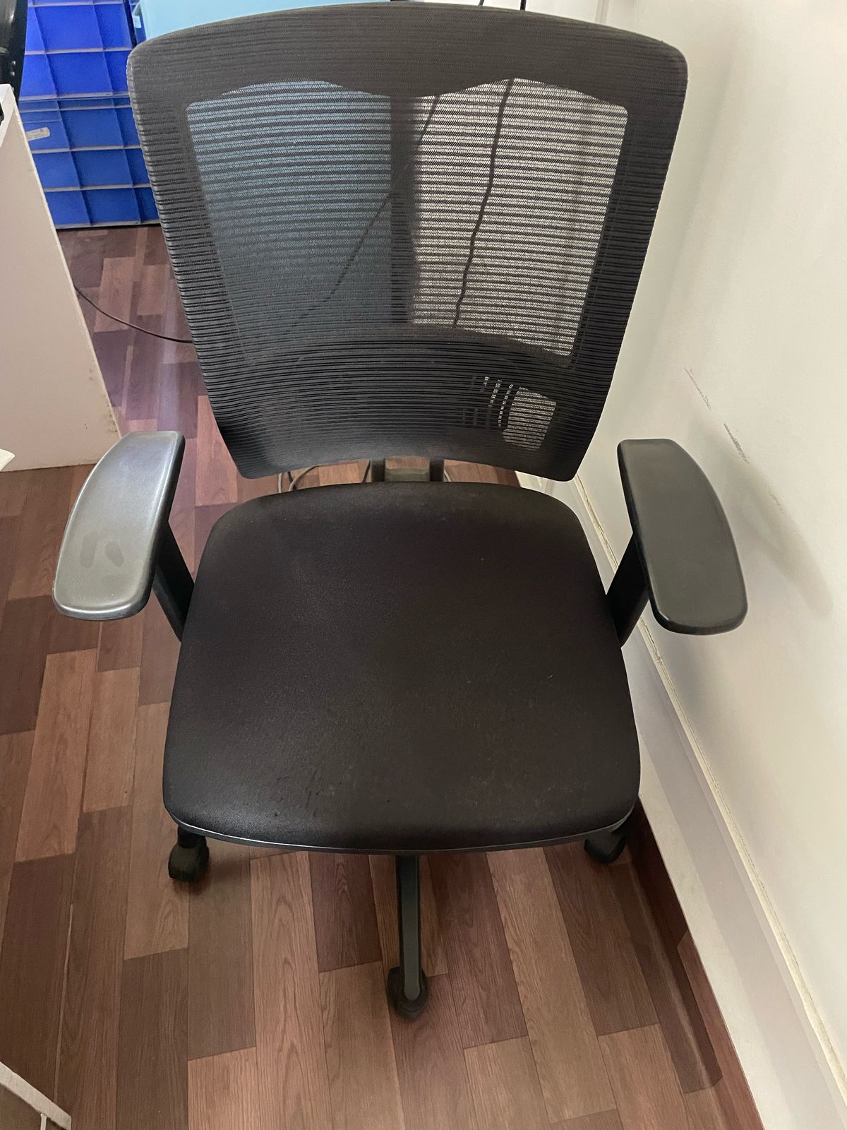 feather Lite chair 
