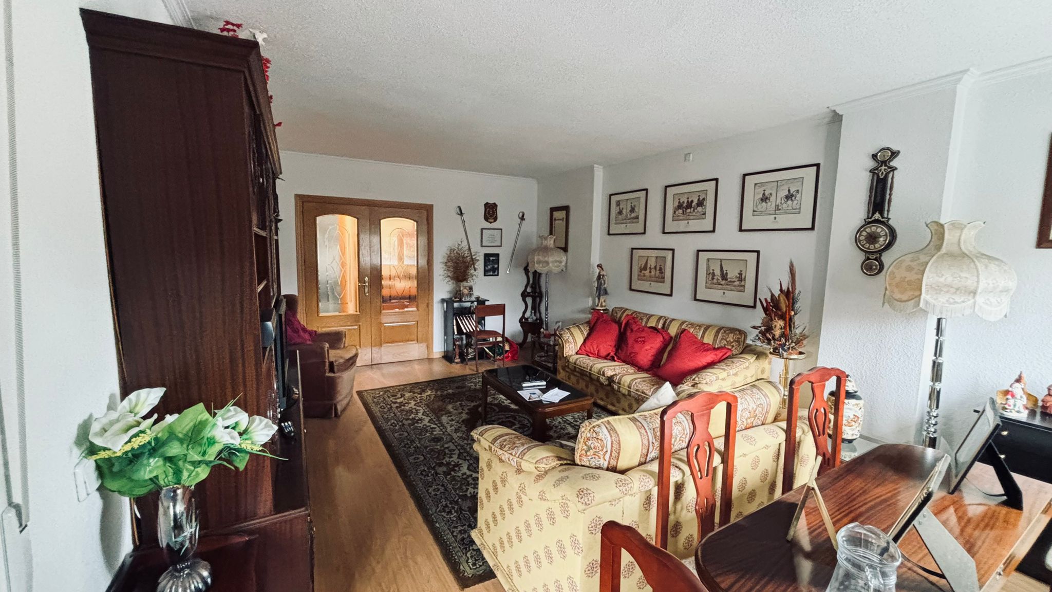 Venta de piso de 4 habitaciones con parking y trastero junto al Retiro, Madrid — foto 2 de 16