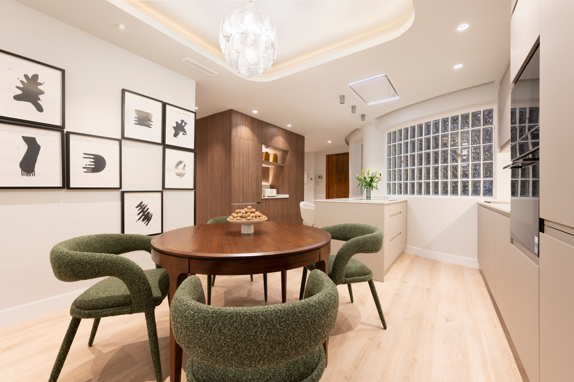 Venta de piso de lujo reformado en Barrio de Salamanca (Madrid) con garaje y trastero