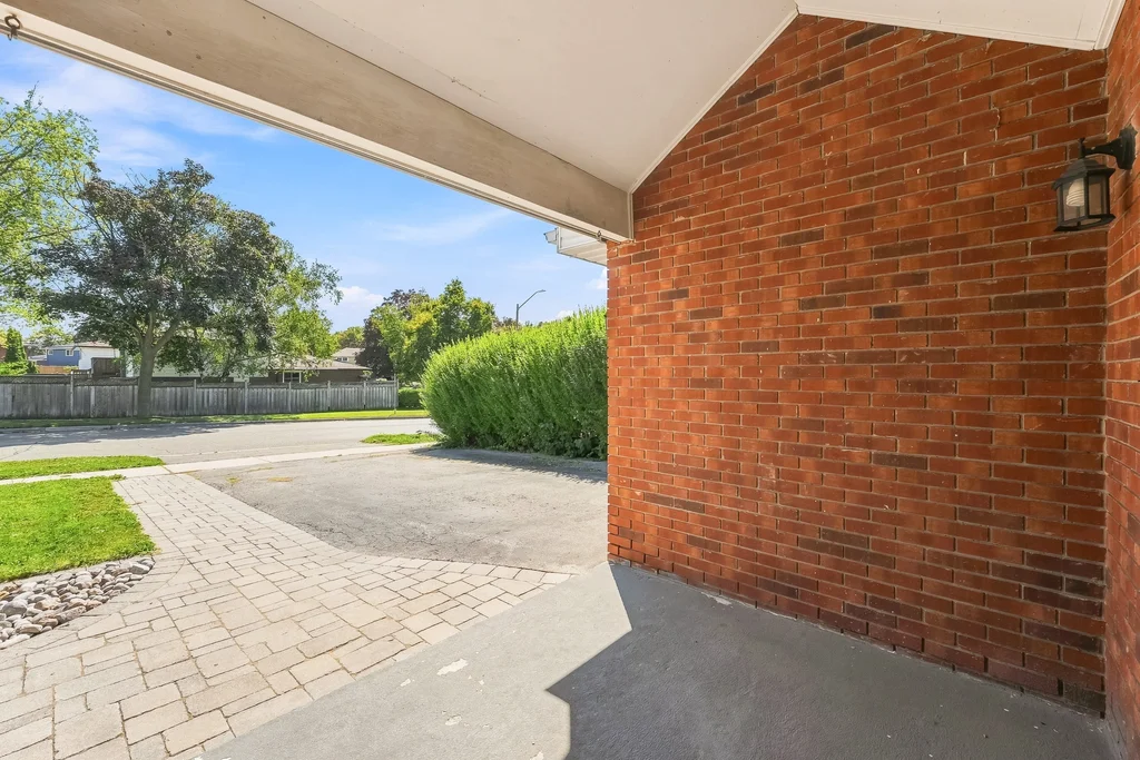 640HillcroftStOshawa-ReidMediaAgency-006