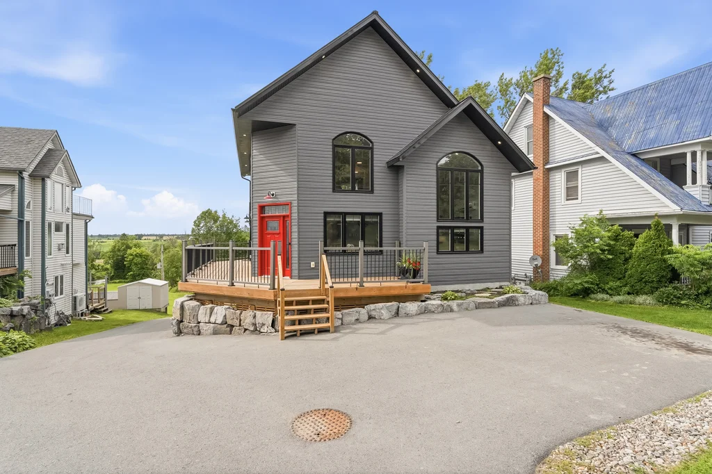 765PalaceRdNapanee-ReidMediaAgency-003