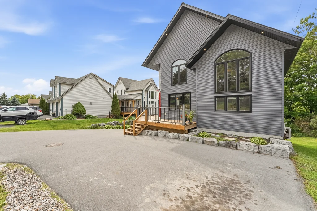 765PalaceRdNapanee-ReidMediaAgency-004