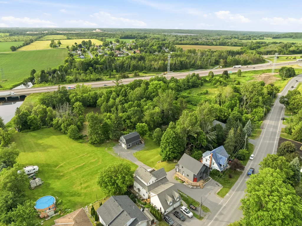 765PalaceRdNapanee-ReidMediaAgency-009