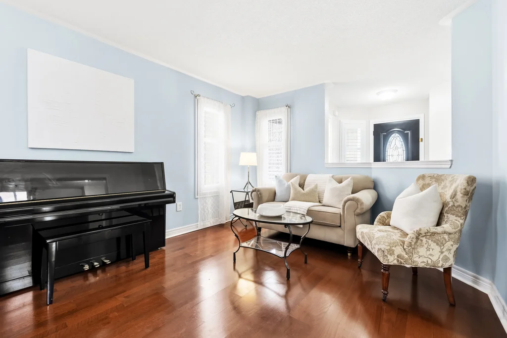 101RichCrescentWhitby-ReidMediaAgency-010