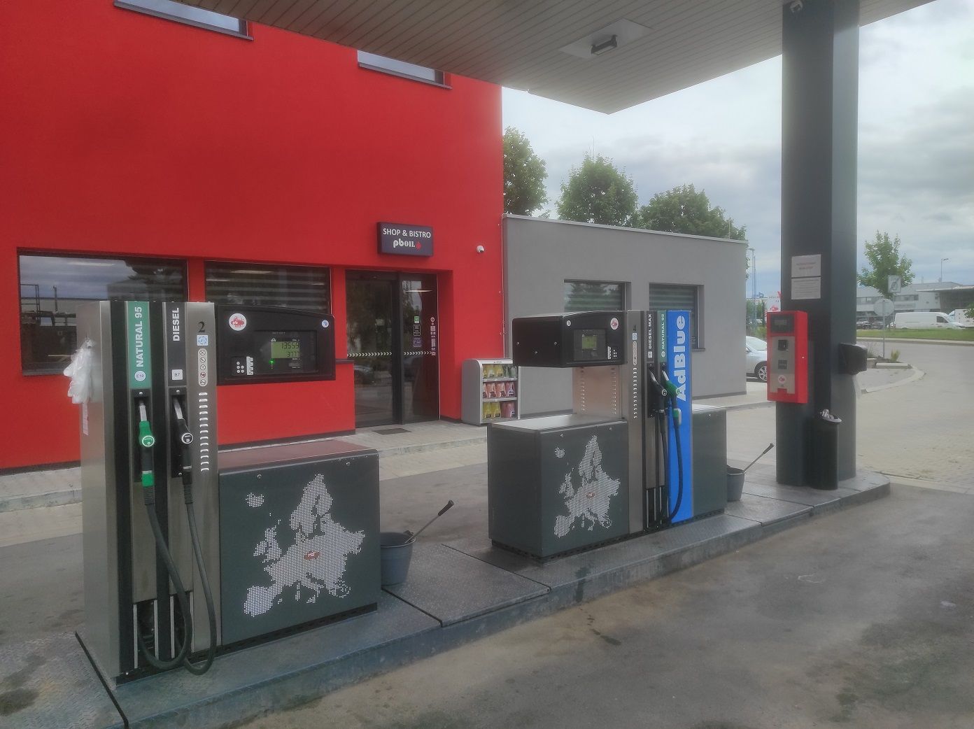 obchodní prostor 210 m²