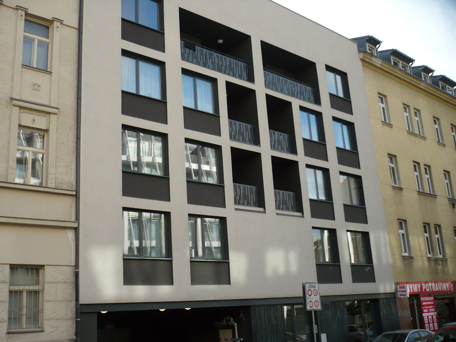 15 m²