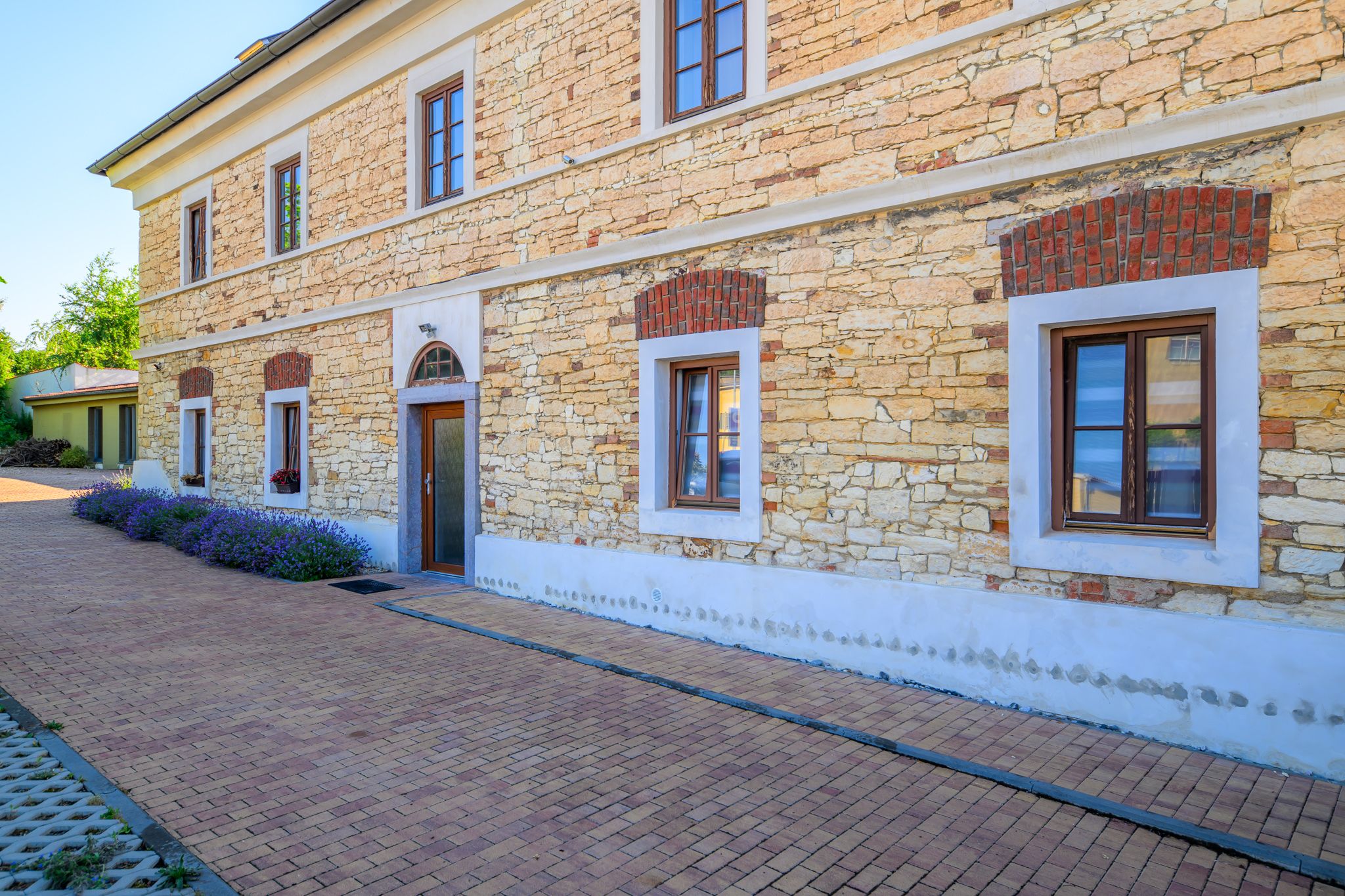 Image 28