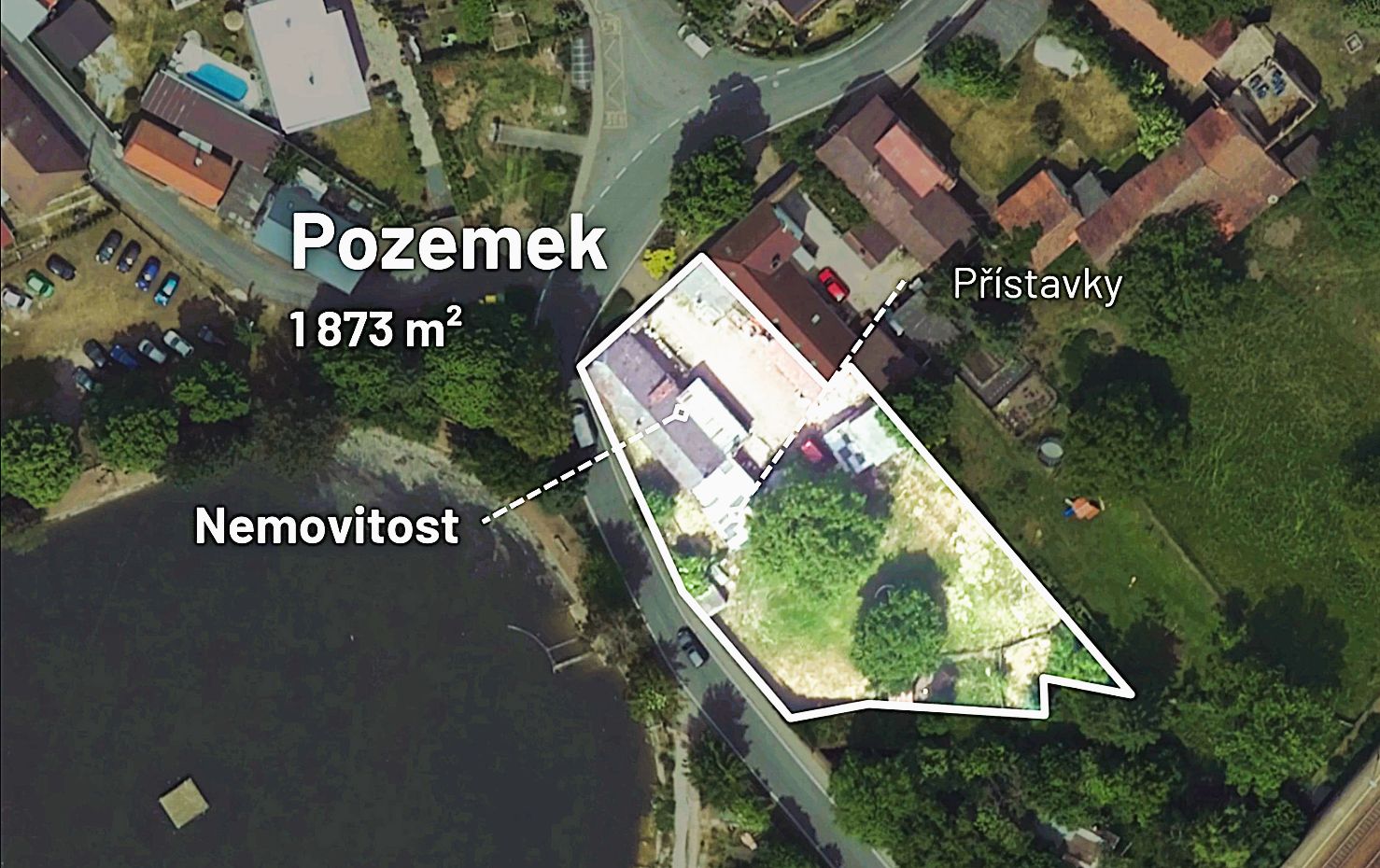 pozemek 1 873 m²