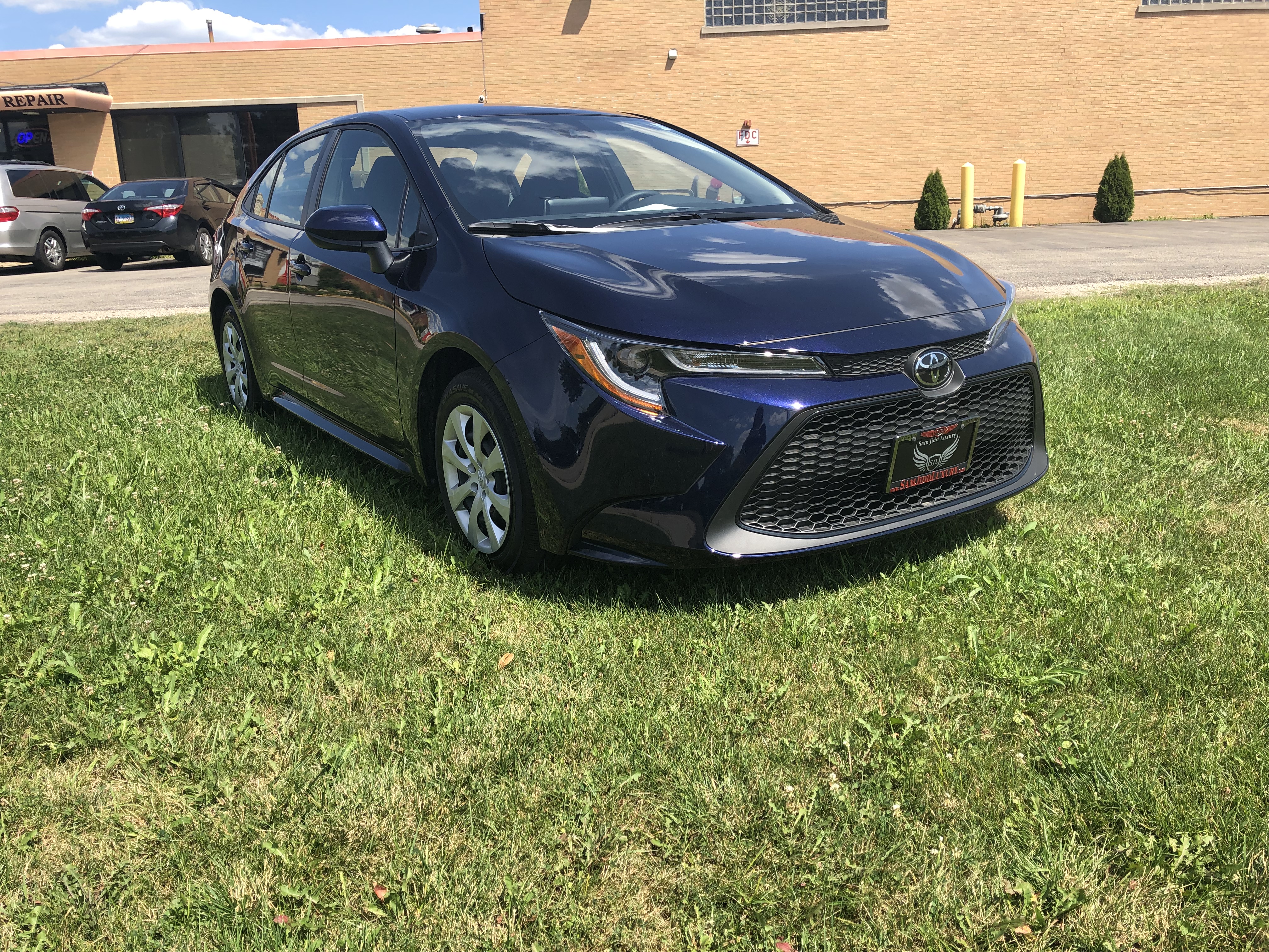 car-dealer-33