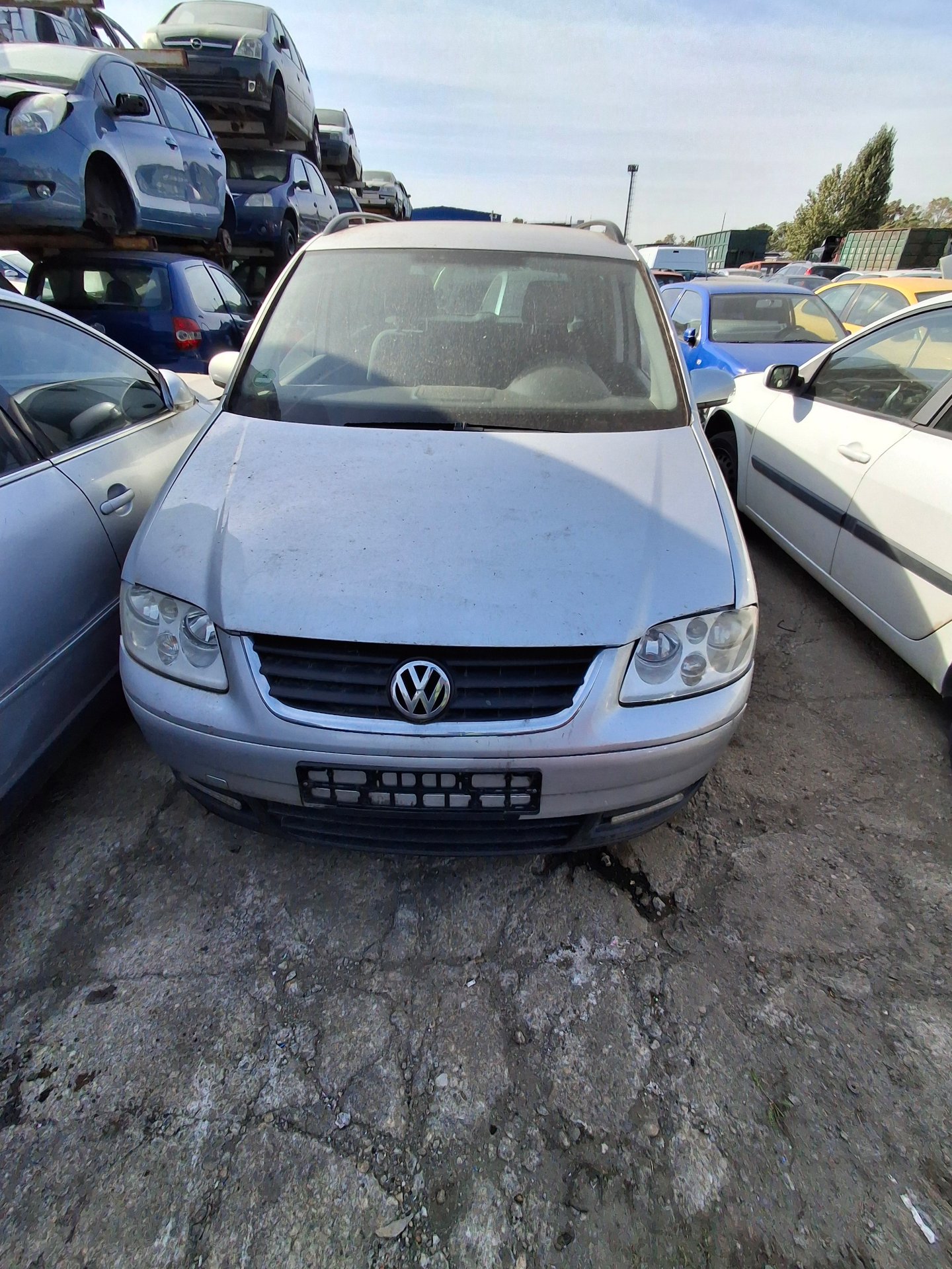 VOLKSWAGEN TOURAN