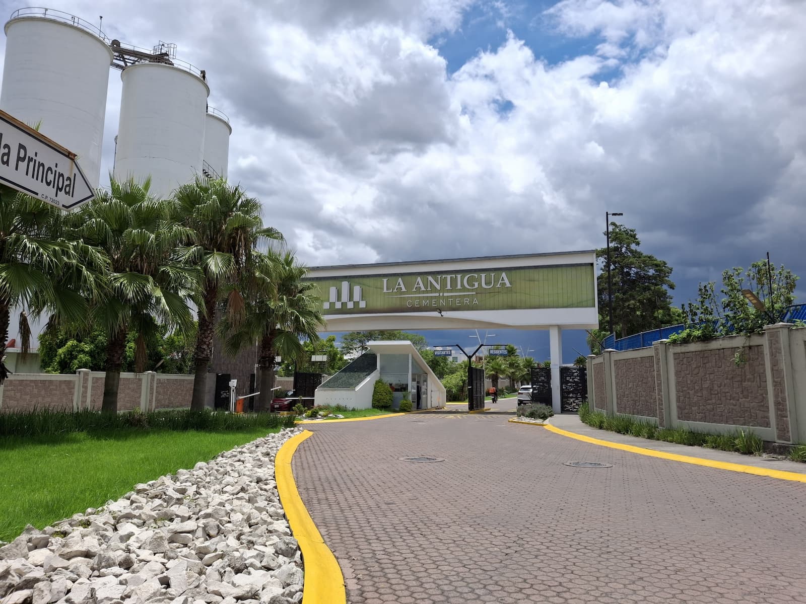 Casa en remate en LA ANTIGUA CEMENTERA puebla puebla | Rembia